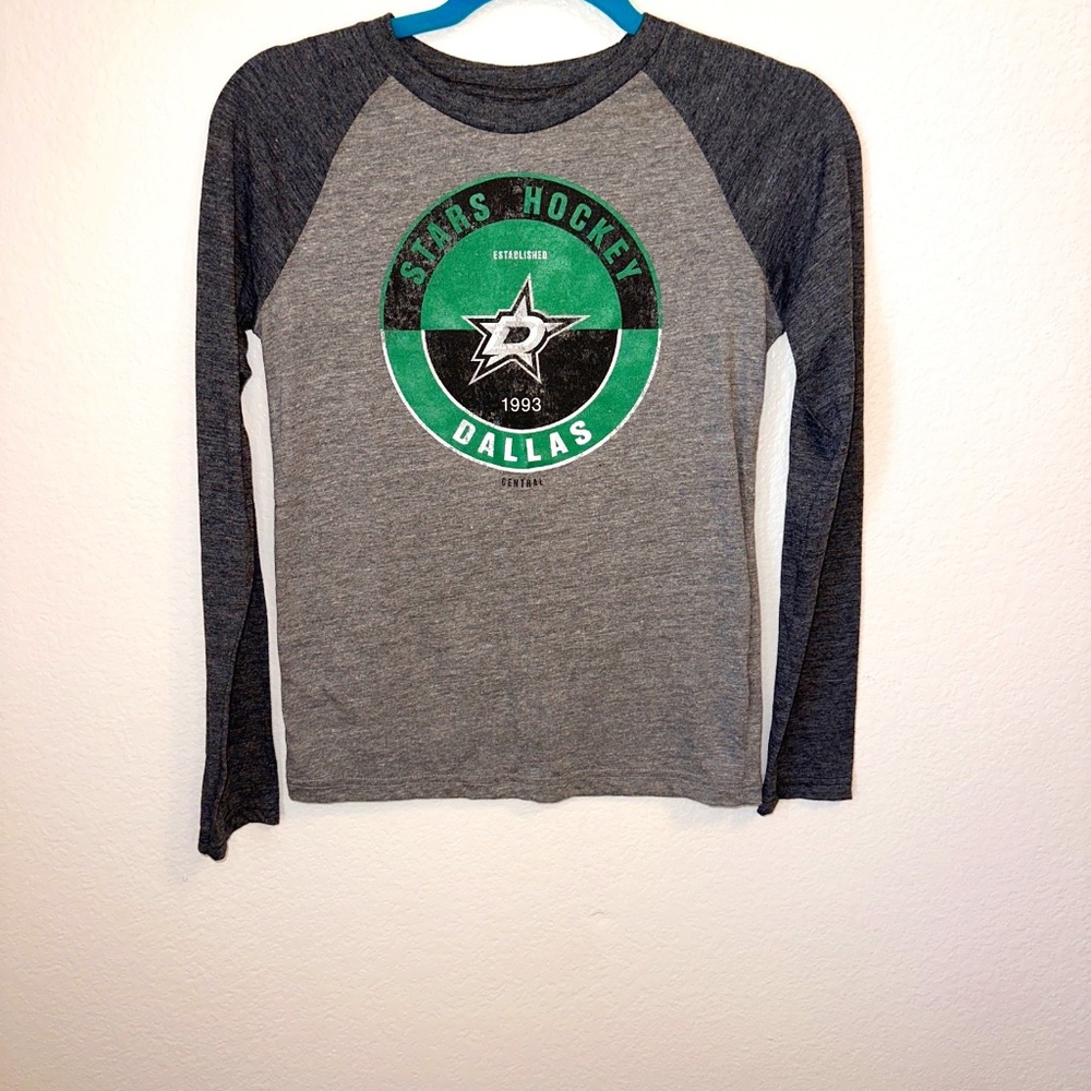 Dallas stars long sleeve shirt new without tags. Youth medium 10/12.